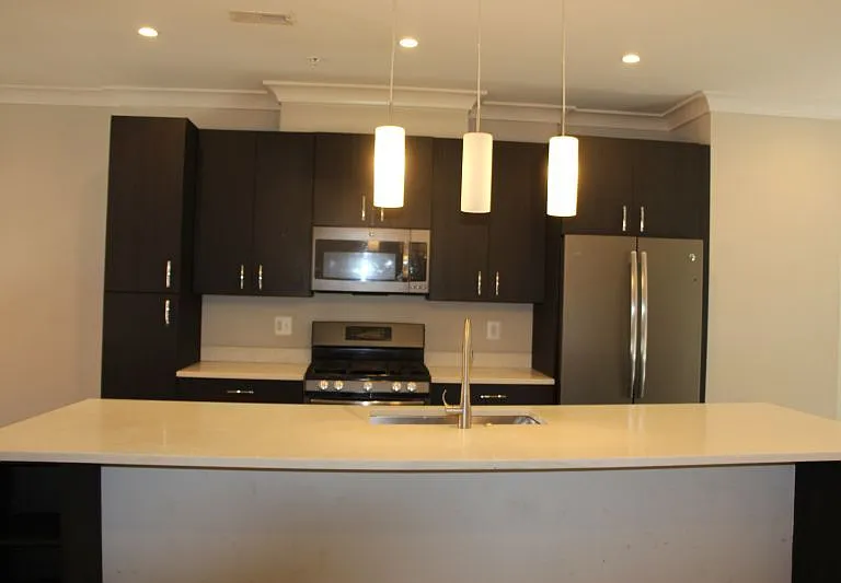 916 N Buchanan Ct — Photo 9