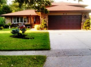 156 Sherwood Dr, Cary, IL
