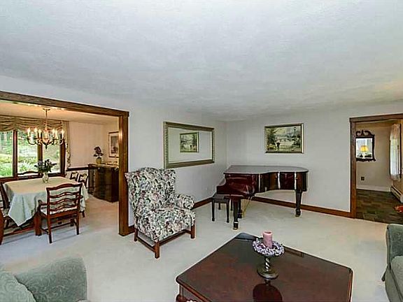 5th image of 55 Hamilton Dr
