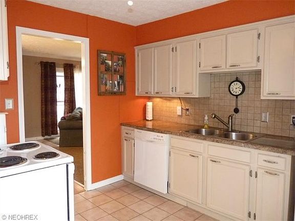 2nd image of 9244 Newkirk Dr