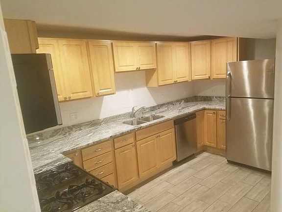 3rd image of 3320 W Beach Ave #G
