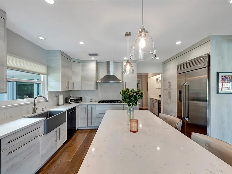 518 River Dr — Photo 13