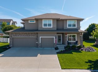 10215 S 124th St, Papillion, NE 68046