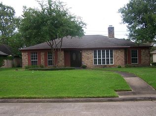 314 Forest Lake Dr, Seabrook, TX 77586