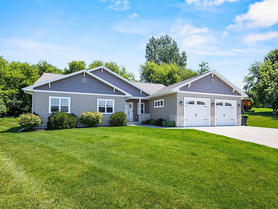 1st image of 731 Chester Ct #15