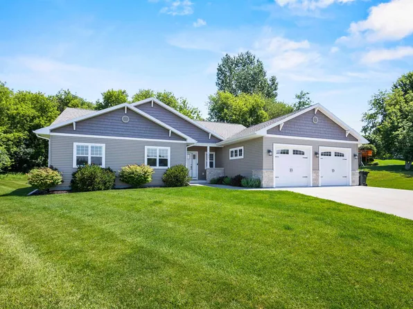 731 Chester Ct #15, Ripon, WI 54971