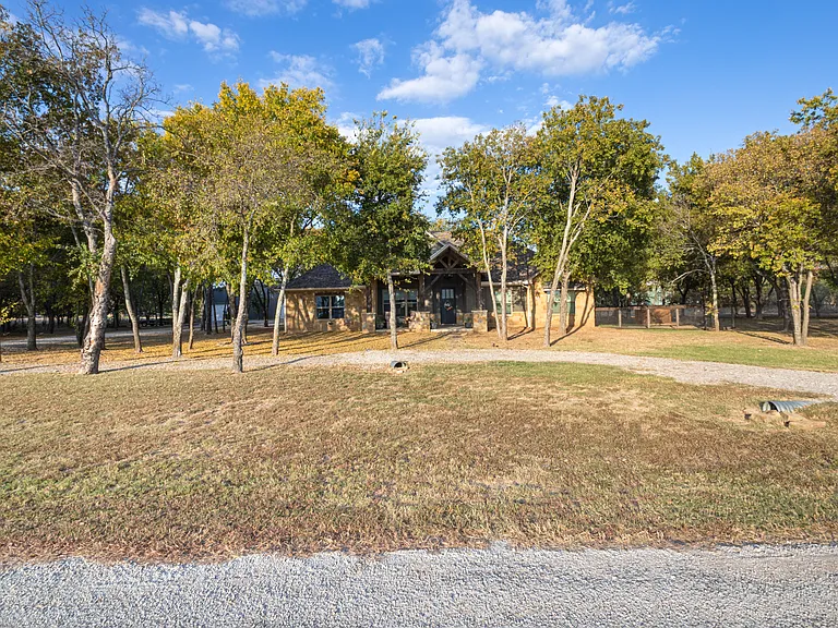 512 Barham Ln — Photo 3