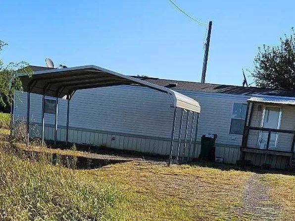 840 Harwood Rd, Manhattan, KS 66502