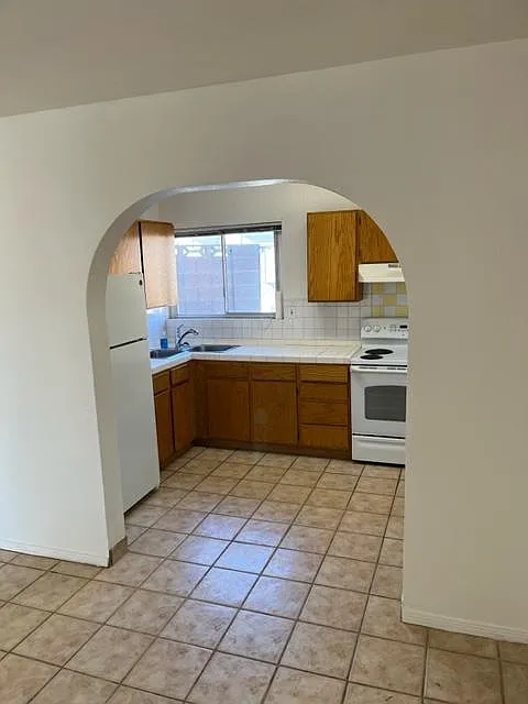 2 bed, 670 sqft, $1,100 — Photo 4