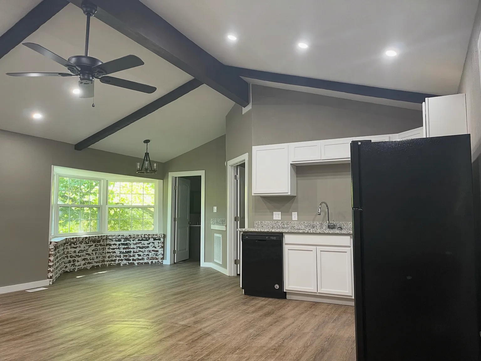 1 bed, 950 sqft, $875 — Photo 2