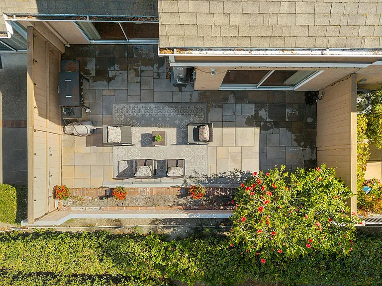 18 Meadowood — Photo 46