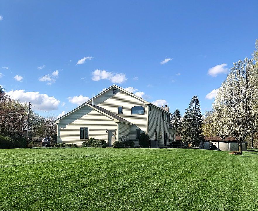 2nd image of 25131 W Tamarack Dr