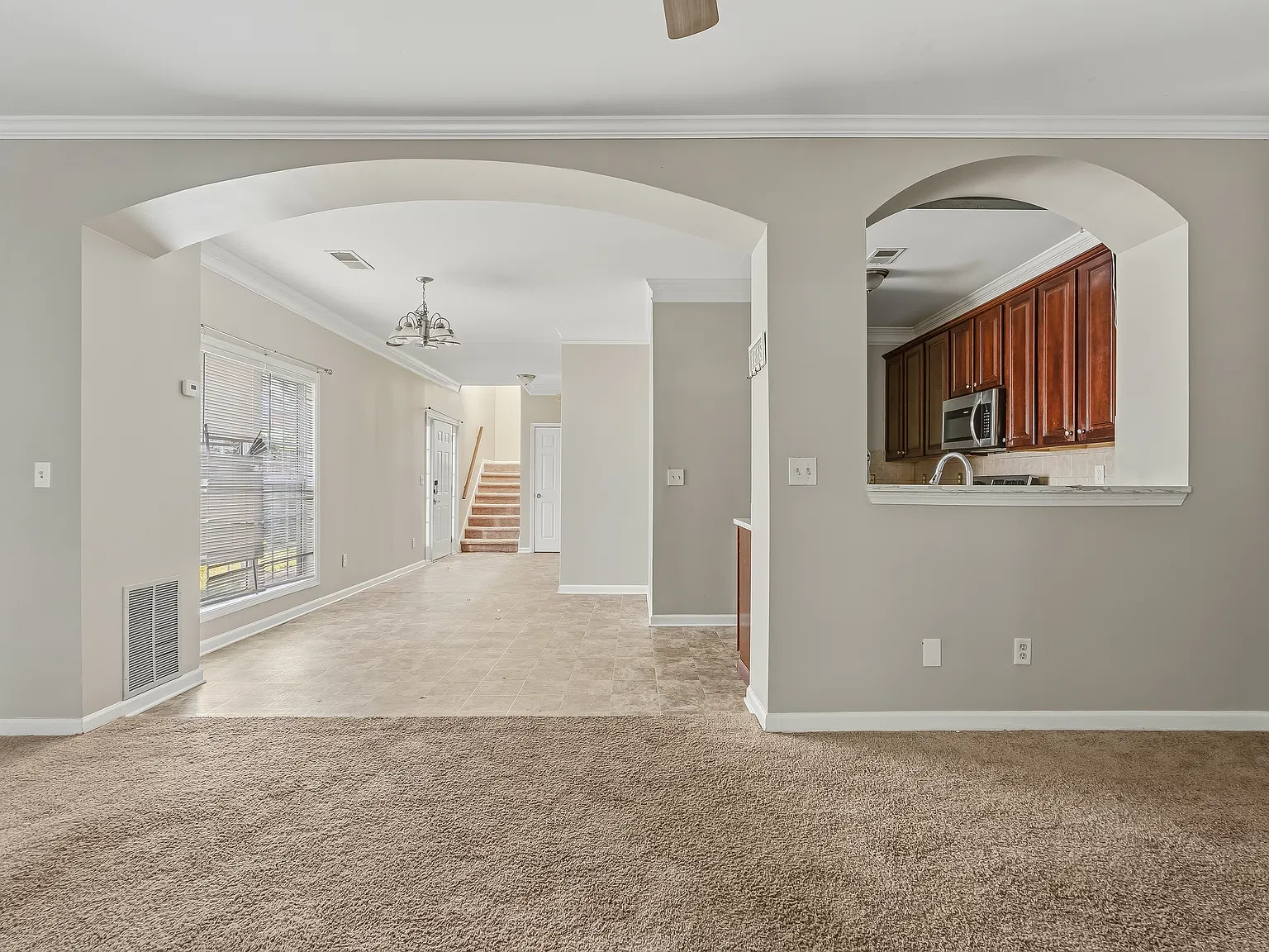 3 bed, 2.5 bath, 1592 sqft, $1,900 — Photo 3