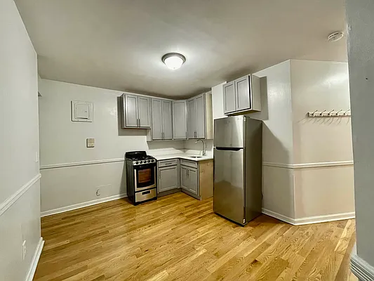 Rented by J PRESTON AND ASSOCIATES INC | media 12