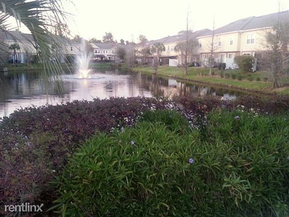 19-Front Entrance View