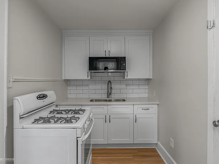 857 Gladstone Blvd #1/2 — Photo 9