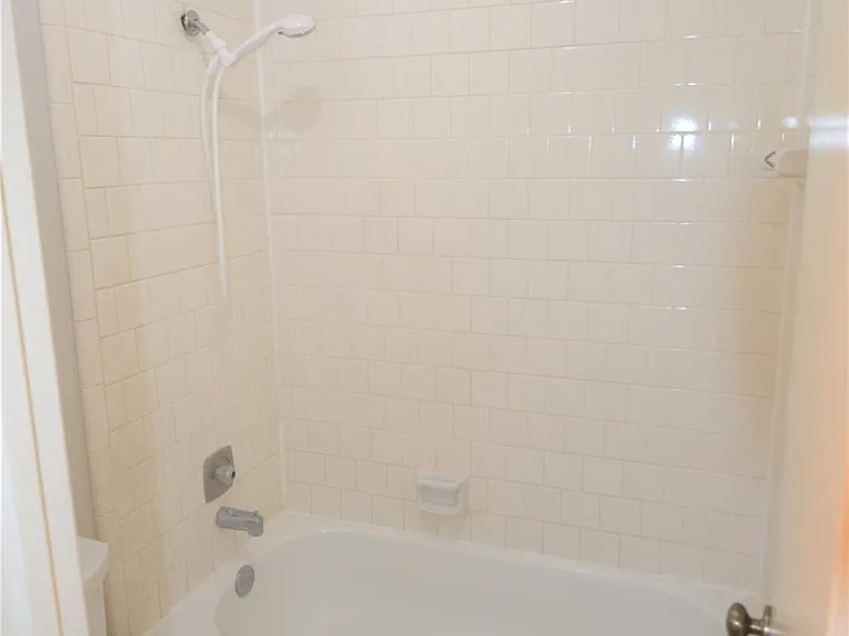 24006 Merry Oaks Dr — Photo 14
