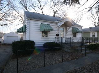 420 S 22nd St, Decatur, IL 62521