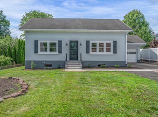 2 Riverview Pl, Cromwell, CT 06416
