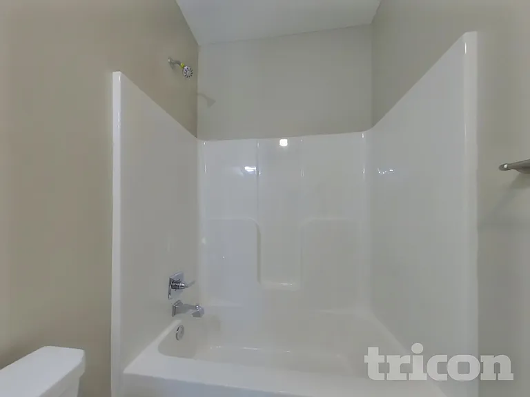 11235 N Bristol Ave — Photo 14