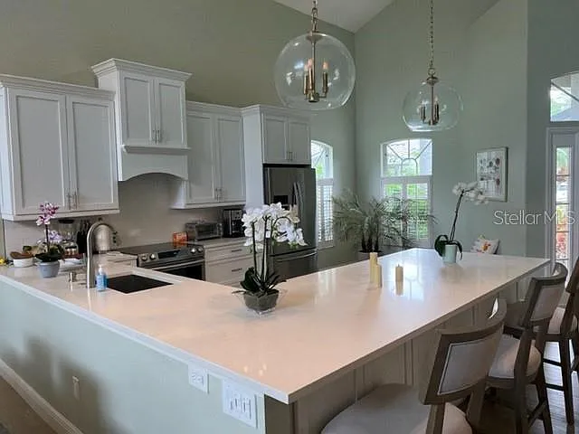 2 bed, 2.5 bath, 2368 sqft, $4,800 — Photo 4
