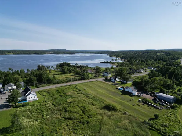 B7 Brook Ave, Pictou, NS B0K 1H0