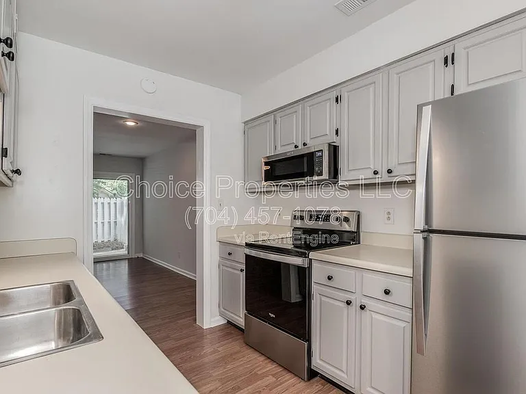 2704 New Hamlin Way — Photo 4