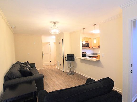 5th image of 1422 Bradley Dr #4B-2Ba