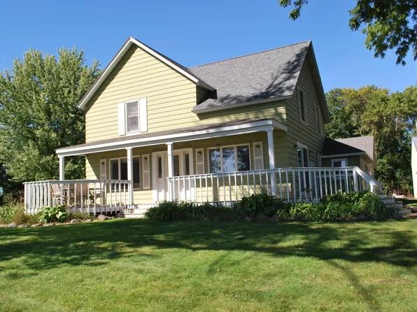 911 E Lake Aires Rd, Fairmont, MN 56031