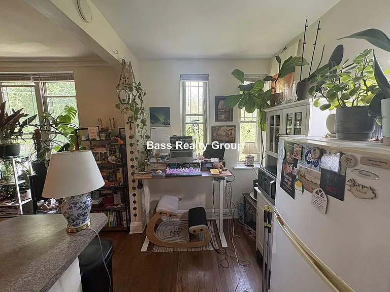 1331 W Greenleaf Ave #202 — Photo 15