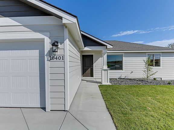 3rd image of 10401 Silverbright Dr