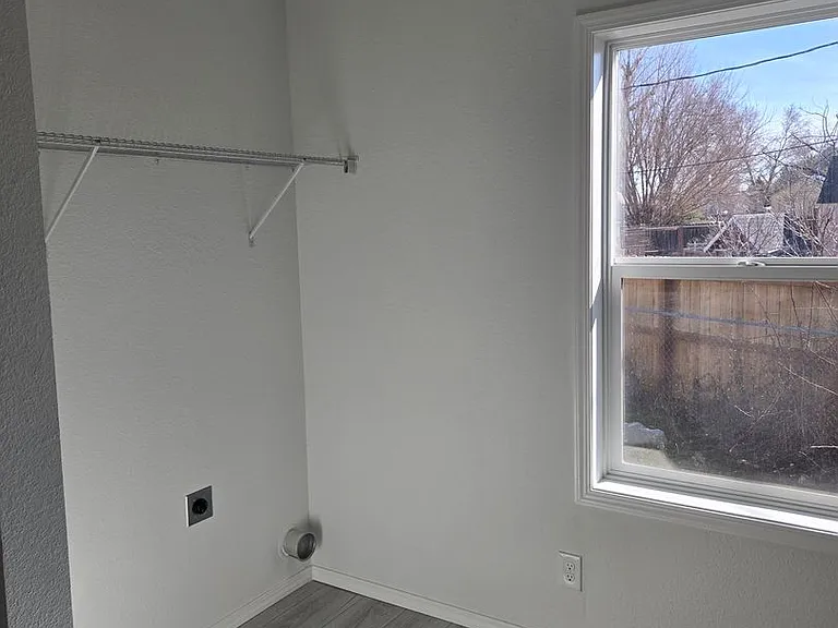 816 N Midland Blvd — Photo 6