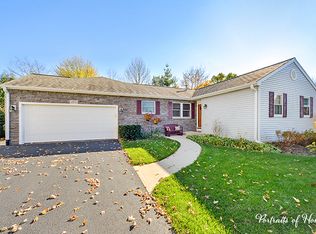 1304 Creighton Ave, Naperville, IL 60565