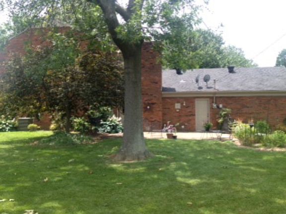 3rd image of 3917 S Griffith Ave
