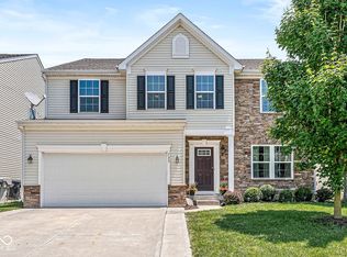 733 Reunion Ln, Greenwood, IN 46143
