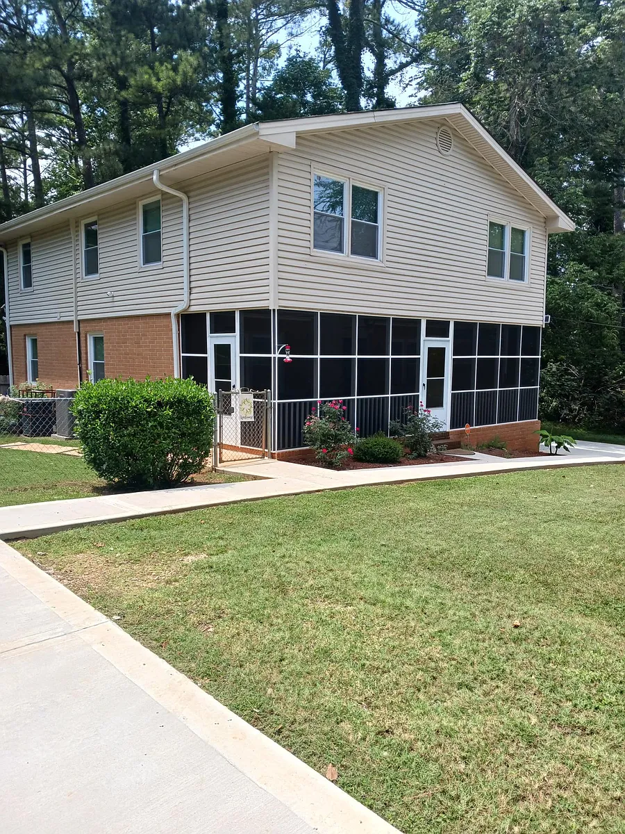 front of duplex + second driveway - 4273 Marjorie Rd #A