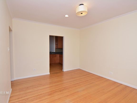 2nd image of 4901 N St Louis Ave APT 2
