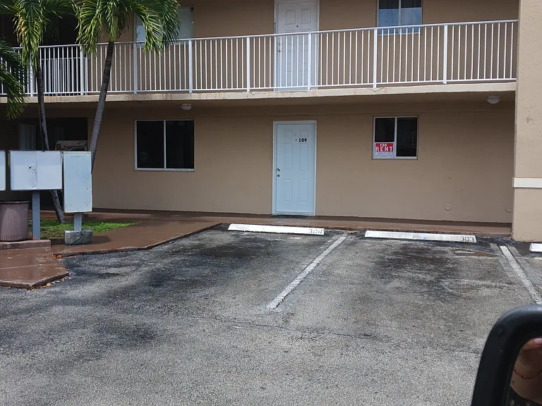 7865 W 30th Ct #109 — Photo 20
