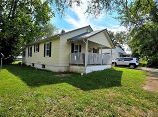 410 S Oak St, Versailles, MO 65084