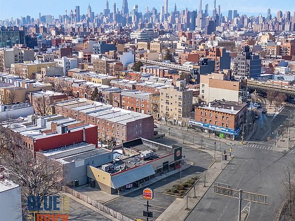 3rd image of 33-10 Astoria Boulevard