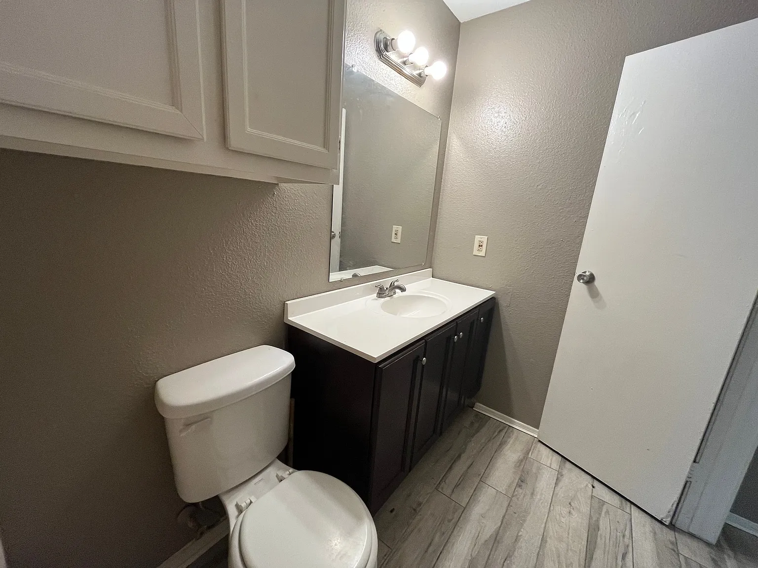 Thompson Apt — Photo 3