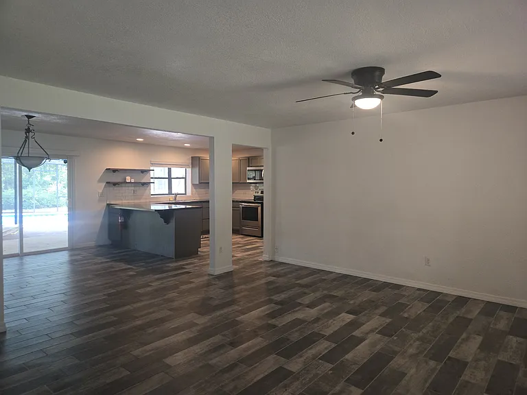 155 S Court St — Photo 13