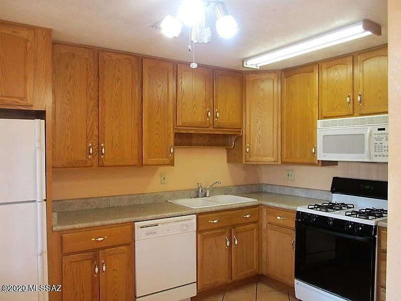 1st image of 939/941 N Benton Ave