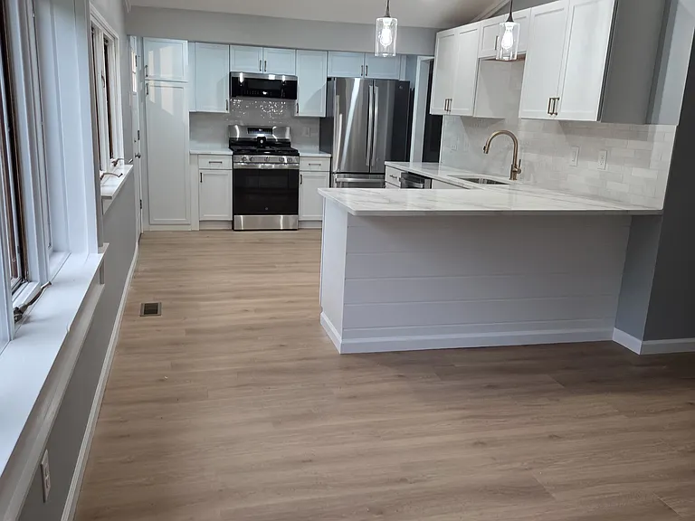 560 Estate Rd — Photo 2