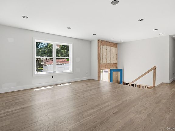 5th image of 133B Shinnecock Avenue