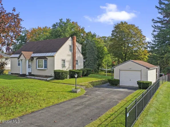 5 Freeman Lane, Halfmoon, NY 12065