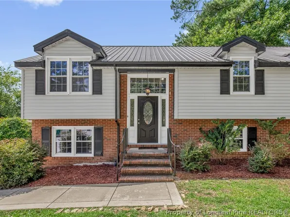 3614 Lakeshore Dr, Hope Mills, NC 28348