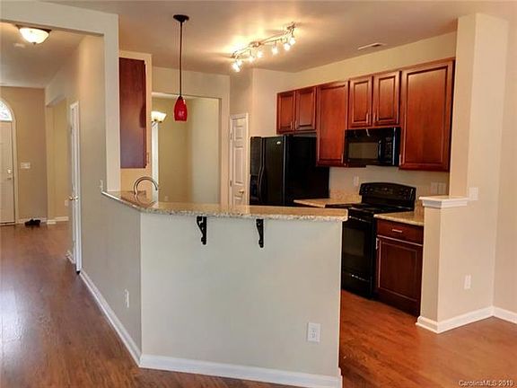 3rd image of 106 S Arcadian Way