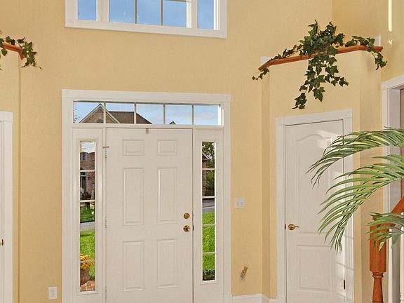 2nd image of 2403 Castlegreen Dr