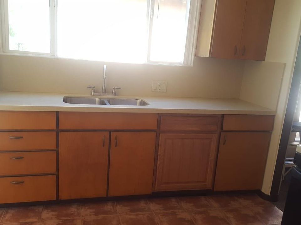 2nd image of 137 N Sierra Bonita Ave #137
